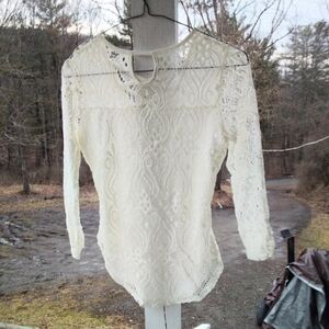 Ladies Beautiful White 3/4 Sleeve Lace Top